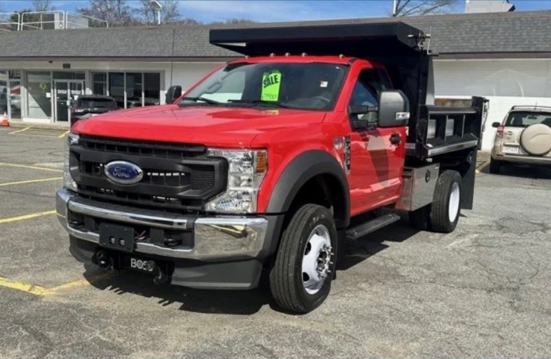 2022 F550 DUMP. V8 Gas, 8,225 Miles, 4WD, Plow, #22085P, $79,900 617-733-0773